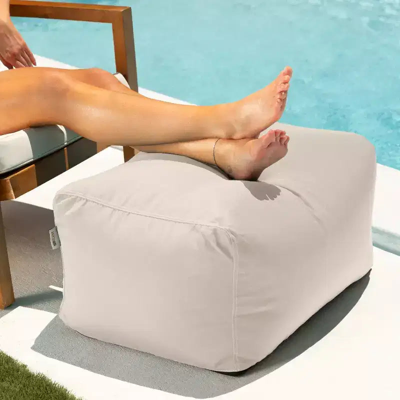 Repose-pieds pouf d'extérieur