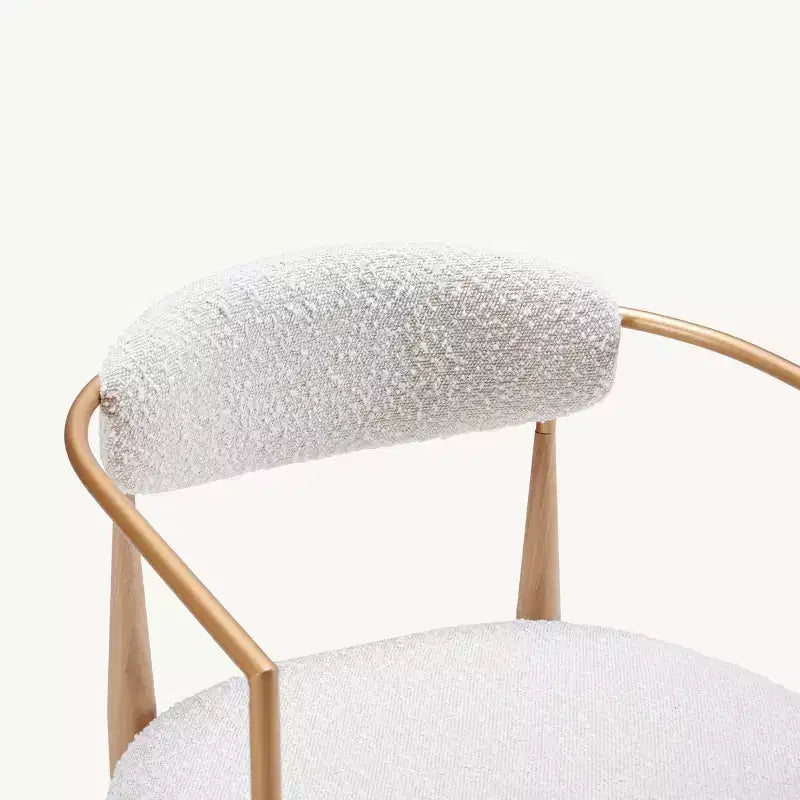 Deux lots de chaises de salle à manger en tissu