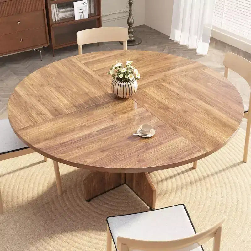 Les tables à manger rondes sont parfaites pour les petits appartements et les coins repas.