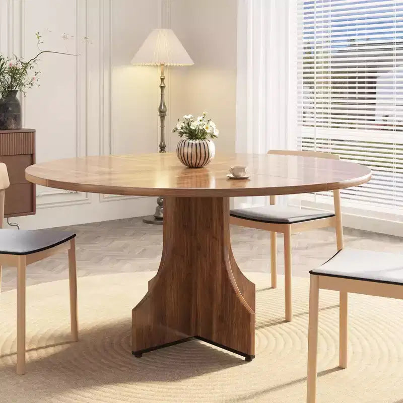 Les tables à manger rondes sont parfaites pour les petits appartements et les coins repas.